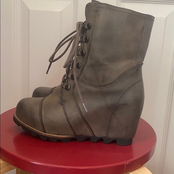 NWOT Merona Highheel boot size 6.5 color khaki - Picture 3 of 6